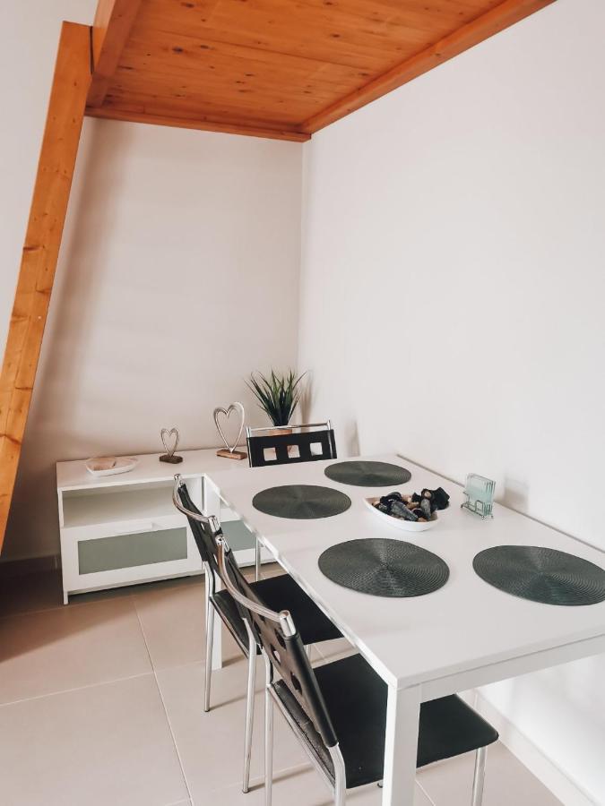 Efrosini'S By The Sea Apartment Chalkís 外观 照片